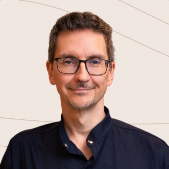 Dr. Gáspár Ákos